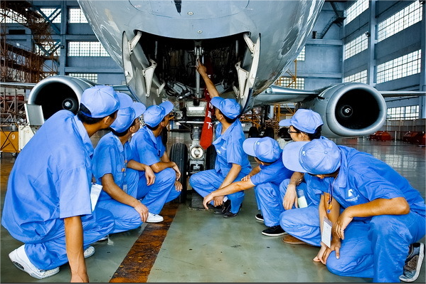 飞机系统技术员(仅限2025应届)